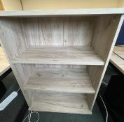 1 x Book Shelf Finished in Oak - Dimensions: H113 x W80 x D42 cms
