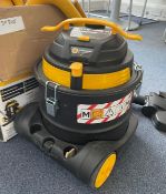 1 x V-Tuf Mini HSV M-Class Dust Etraction Vacuum Cleaner