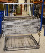 1 x Spring Loaded Dryer Rack - Dimensions: H149 x W120 x D98 cms Panel Size: 108 x 78 cms