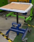 1 x Adjustable Work Positioner - 150kg Capacity - Features Adjustable Height and Angle - Dimensions:
