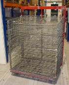1 x Spring Loaded Dryer Rack - Dimensions: H152 x W108 x D80 cms Panel Size: 100 x 65 cms