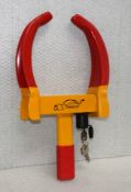1 x Vehicle Security Wheel Lock Tire Anti Theft Lock For Automobile SUV Boat - Includes Keys -