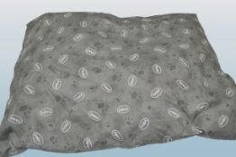 1 x Paws Cushion Duvet Dog / Pet Bed - Size: 48 x 36 Inches - New and Unused