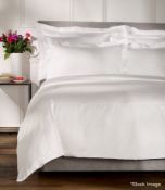 1 x PETER REED 'Wycollar' Luxury Kingsize Duvet Cover in White, 230x220cm - Original Price £1,289.00