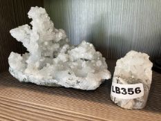 2 x Ornamental Clusters of Crystal - Ref: LB356 - CL1020 - NO VAT ON THE HAMMER - Location: