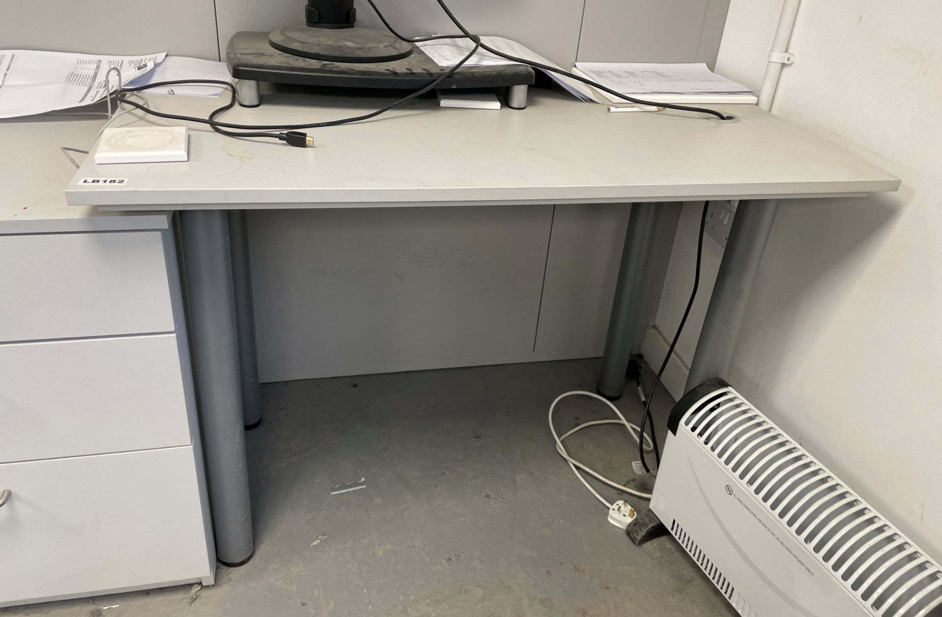 1 x Office Desk And 3-Drawer Unit - Ref: LB182 - CL1019 - Location: Waltham Abbey EN9Details: - Image 9 of 10