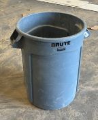 4 x RUBBERMAID 32 Gallon Bins - RRP £280.00 - Ref: - CL1019 - Location: Waltham Abbey