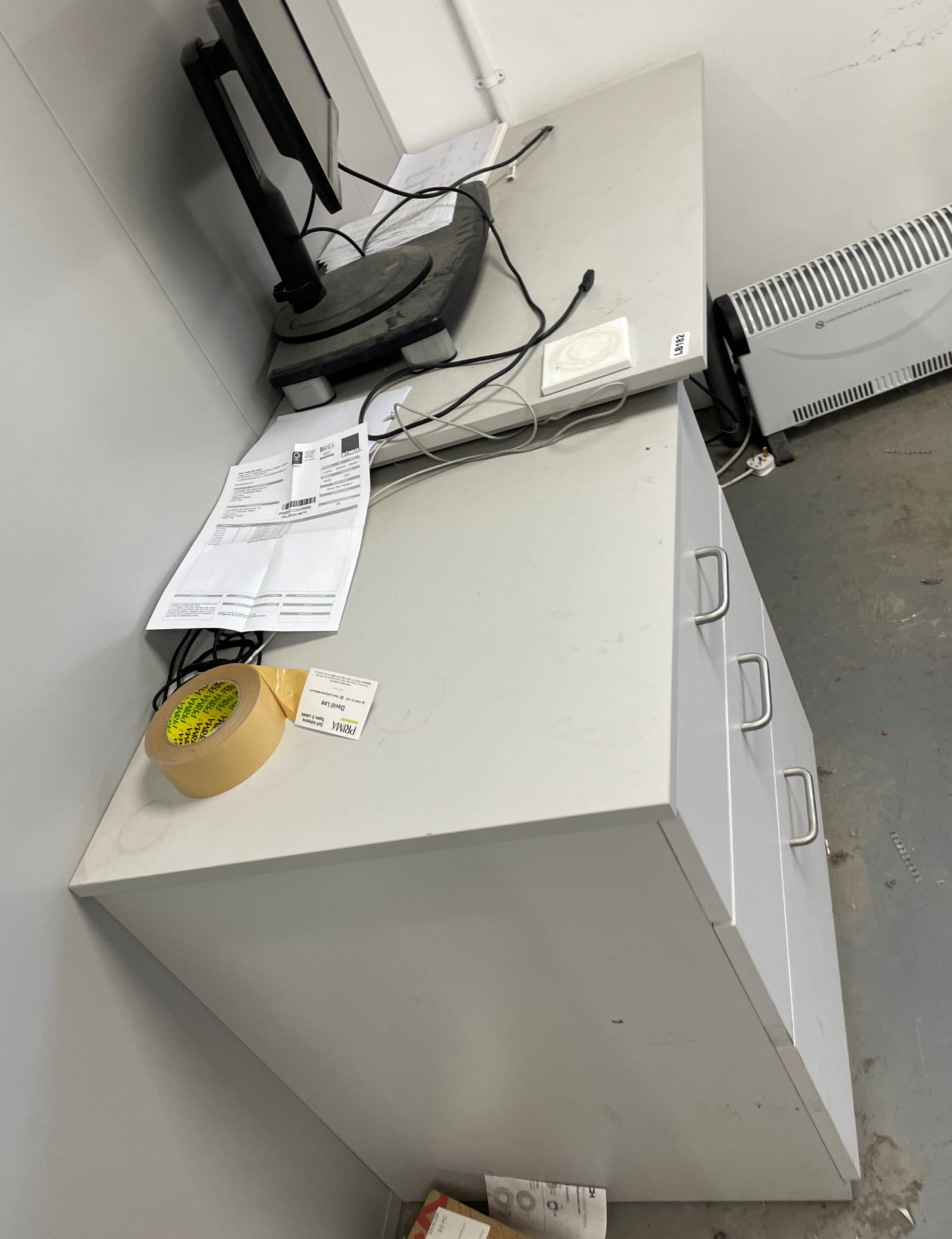 1 x Office Desk And 3-Drawer Unit - Ref: LB182 - CL1019 - Location: Waltham Abbey EN9Details: - Image 8 of 10