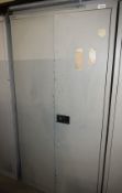 1 x Upright Steel Storage Cabinet - Ref: VSS233