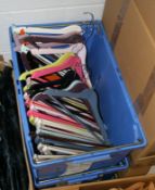 1 x Box Of Wooden Hangersin Various Colours - Ref: 132 - CL1030 - Location: Anglesey