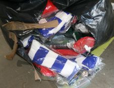 1 x Assortment Of Approximately 200 Pairs Of Sports Socks In Mixed Colours And Sizes - Ref: 143 -