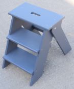 1 x Wooden Grey Step Stool - Boxed - RRP £130.00 - Ref: GTC252/GTC2P9 - CL1017 - Location: