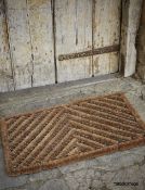 1 x Doormat Wire Scraper - Ref: GTC577/RC - CL1017 - Location: Altrincham WA14Condition Report:
