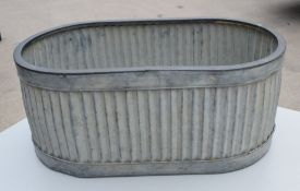 1 x Galvanised Zinc Cenice Oval Trough Planter - Ref: GTC560/GTCC13 - CL1017 - Location: