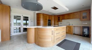 1 x Bespoke Handcrafted Solid Oak Curved Shaker-Style Fitted Kitchen with Island & Luxury Appliances