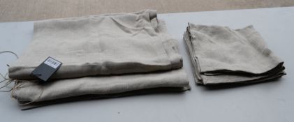 4 x Place Mats + 2 X 250cm Table Runners - Ref: GTC797/GTRC20 - CL1017 - Location: Altrincham