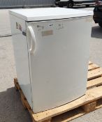 1 X John Lewis JLUCLFW6003 Fridge / Refrigerator - Ref: DK115 - CL011 - Location: Altrincham WA14