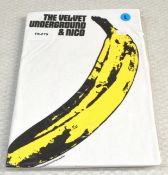 1 x The Velvet Underground & Nico Band T-Shirt - Size: L