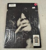 1 x Slash Band T-Shirt - Size: Small
