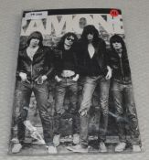 1 x Ramones 'Band photo' Band T-Shirt - Size: XL