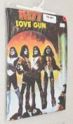 1 x KISS 'Love Gun' Band T-Shirt - Size: XL