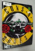 1 x Guns n Roses 'Classic Logo' Band T-Shirt by Bravado Rock Off! - SizeMedium