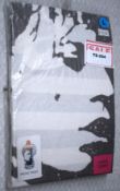1 x Ladies Band T-Shirt - Size: Large4