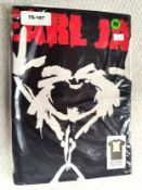 1 x Pearl Jam Band T-Shirt - Size: Medium
