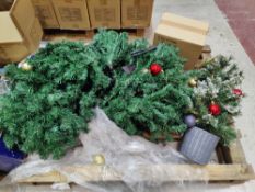1 x Assorted Collection of Christmas Decorations