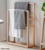 1 x Southbourne Wooden Laddered Display Shelf - Original RRP £120.00 - Ref: GTC934 - CL1017 -
