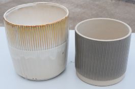 2 x Plant Pots - Ref: GTC630/GTCC14 - CL1017 - Location: Altrincham WA14Condition Report:Supplied as
