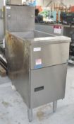1 x Pitco SE14 Single Tank Electric Fryer without Baskets - 17kW 3 Phase - Dimensions: H110 x W40