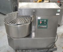 1 x Cuppone Silea 30kg Vari-speed Spiral Dough Mixer - 240v - Dimensions: H77 x W84 x D47 cms