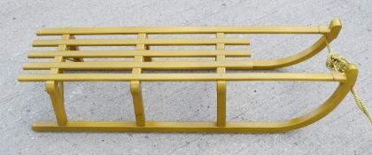 1 x Full-size Wooden Sled, Painted in a Gold Tone - Window Display Piece - Ref: HBK448 WH2 - CL987 -