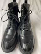 1 x Pair of KENNETH COLE Men's Black Leather Boots, Made in Italy - Size: 8-1/2 - Ref: LB600 -
