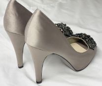 1 x Pair of SFERA Ladies' Peep Toe High Heel Shoes - Size: EU37 / UK6 - Ref: LB621 - CL1020 - NO VAT