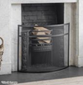 1 x Bretforton Large Steel Curved Firescreen Powdercoated in Black, Small - Original RRP £80.00 -