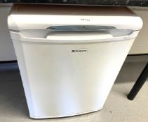 1 x Hotpoint RLA36 Under-Counter Refrigerator - 146L Capacity - 240v