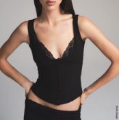 1 x SKIMS Soft Lounge Vday Lce Bralette Tank In Onyx Black - Size: S = UK 8-10 - Original Price £48.