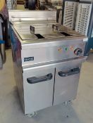 1 x Lincat Opus OE7108 Single Tank Electric Fryer With Filteration - 3 Phase