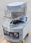 1 x Cuppone Pizzaform PZF/30D Heated Pizza Press - Model PZF/30DS-A5-CP - Year of Manufacture 2022
