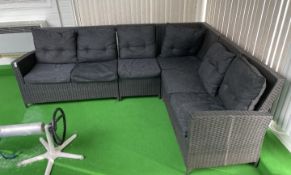 1 x Black Rattan Corner Sofa in 4-Sections - Ref: AAS175 / SWM - CL1049 - NO VAT ON THE HAMMER -