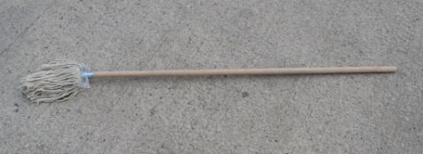 1 x Mop - Ref: GTC722/GTCC18 - CL1017 - Location: Altrincham WA14Condition Report:Supplied as