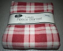 1 x Henley Luxury Fleece Blanket - New and Unused - Ref: GTC197 Cage - CL1015 - Location: Altrincham
