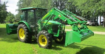 2010 John Deere 5083E Limited tractor, w/ John Deere 563 loader & bucket