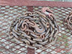 CHAIN W/ 2 HOOKS