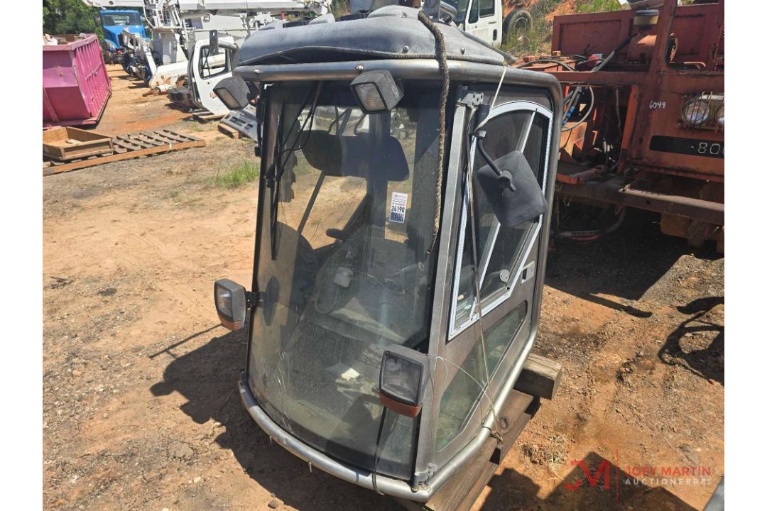 APPLIED SWEEPERS INC 525 GREEN MACHINE CAB - Image 2 of 7