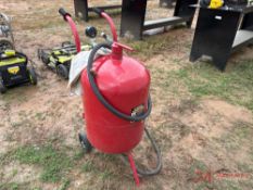 CENTRAL PNEUMATIC 110LB PRESSURIZED ABRASIVE BLASTER