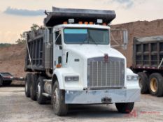2000 KENWORTH T800 8X4 TRI-AXLE DUMP TRUCK