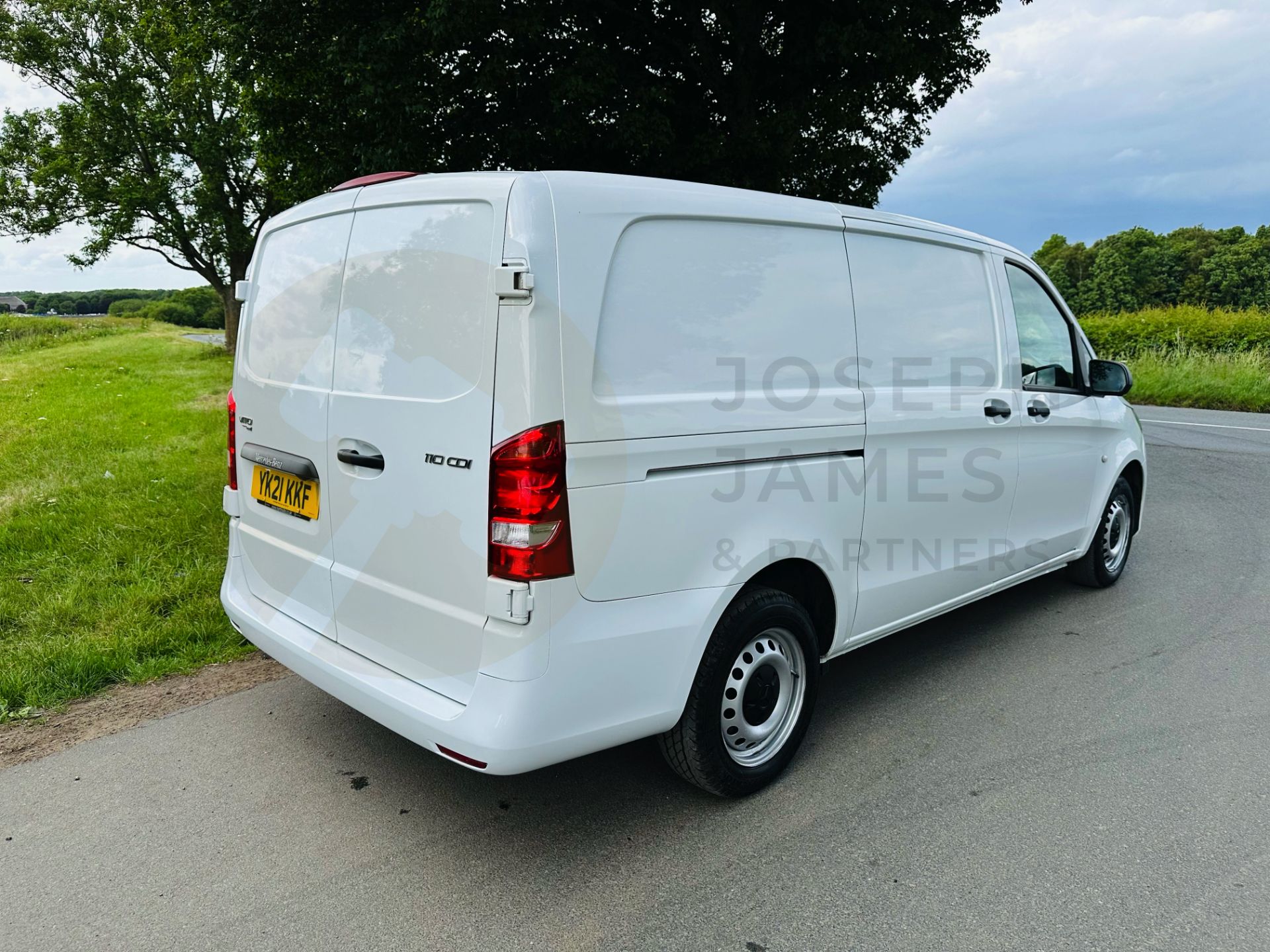 (On Sale) MERCEDES-BENZ VITO CDI *PROGRESSIVE EDITION* LWB PANEL VAN (2021 EURO 6) *FACELIFT MODEL* - Image 9 of 31